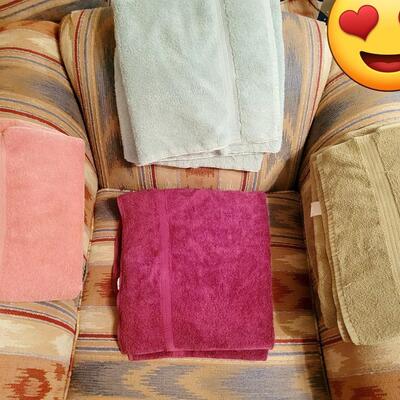 4 PC TOWEL BUNDLE