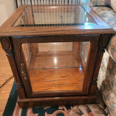 Lighted SideTable/Hutch