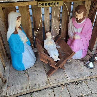 Blow Mold Nativity Scene with Creshe