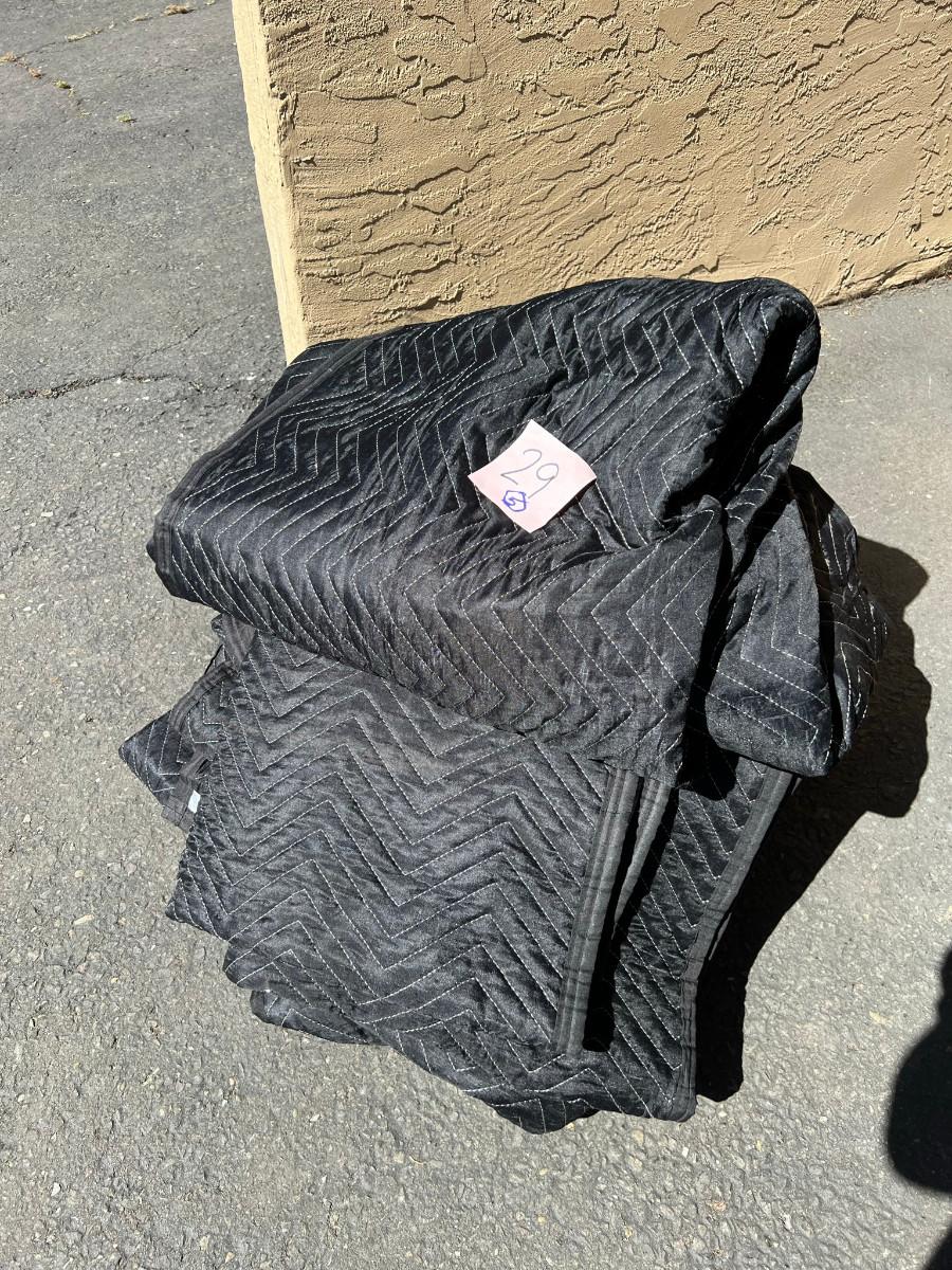 Five Moving Blankets Black