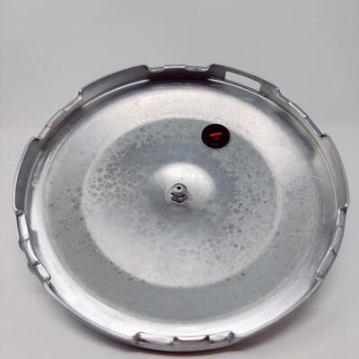 MAITRE'S PRESSURE COOKER 4.2 QT
