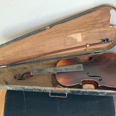 Virus Halloween efterligne Stradivarius Germany Antique Violin with Bow and Coffin Case |  EstateSales.org