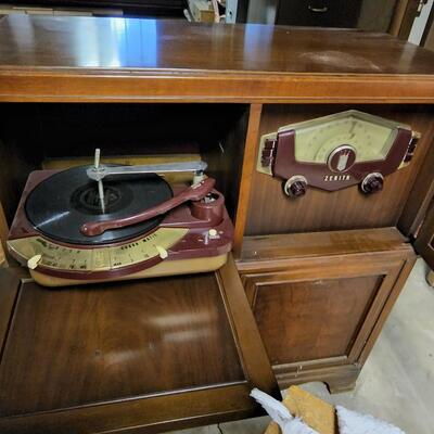 Very cool Vintage record player with radio
