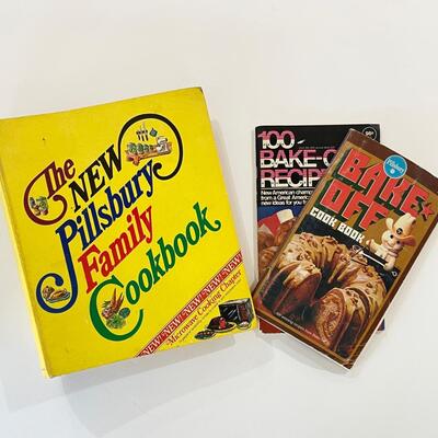 Vintage Cookbook Lot - Pillsbury