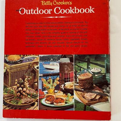 Vintage Betty Crockerâ€™s New Cookbook Lot 1