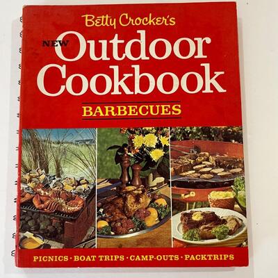 Vintage Betty Crockerâ€™s New Cookbook Lot 1