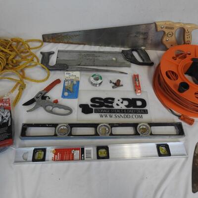 14 pc Tools, Home Improvement Lot: Extension Cord, Saws, Levels, Rope