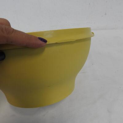 Vintage Tupperware 10" Salad Bowl with Lid, Harvest Gold #880-6. Melting Damage