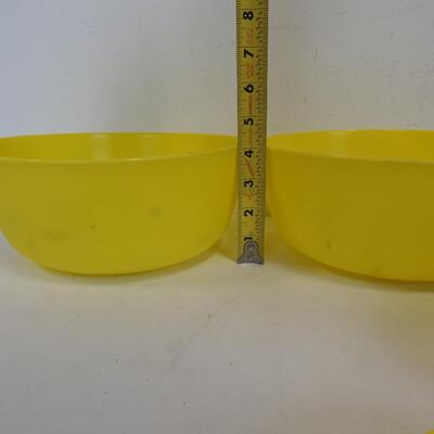 17pc Yellow Plastic Dishes 2 serving bowls, 4 bowls, 3 cups, 8 Saucers - Vintage