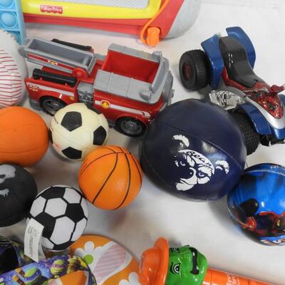 20+ pc Toy Lot: Fisher-Price, Ninja Turtles, Spider-Man, Pirate Crew, Minions