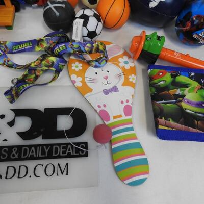20+ pc Toy Lot: Fisher-Price, Ninja Turtles, Spider-Man, Pirate Crew, Minions