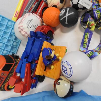 20+ pc Toy Lot: Fisher-Price, Ninja Turtles, Spider-Man, Pirate Crew, Minions