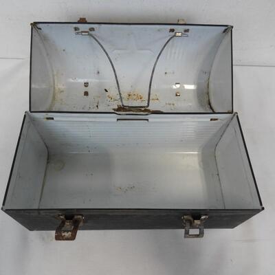 Black Metal Thermos Lunchbox. 10"x7.5"x4.5" Rusted & Vintage