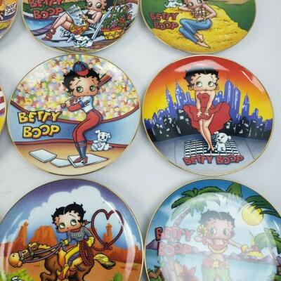 Danbury Mint 1993/1994 Betty Boop America's Sweetheart, 12 Collectors Plates