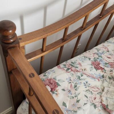 Nice Wood Frame Trundle Daybed