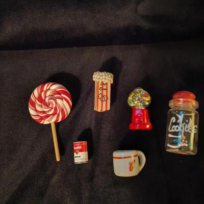 Miniature Dollhouse Items Lot of 6