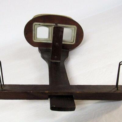 Antique Stereoscope Viewer and 5 Cards