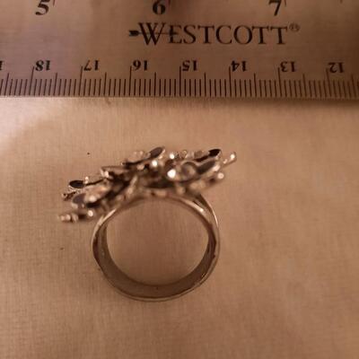 Guess Ring NIB