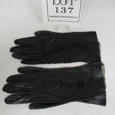 Vintage Ladies Black Leather Gloves