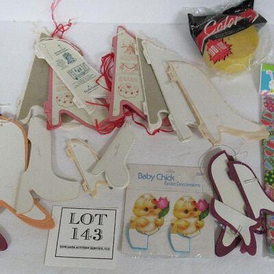 Older Tissue Decor