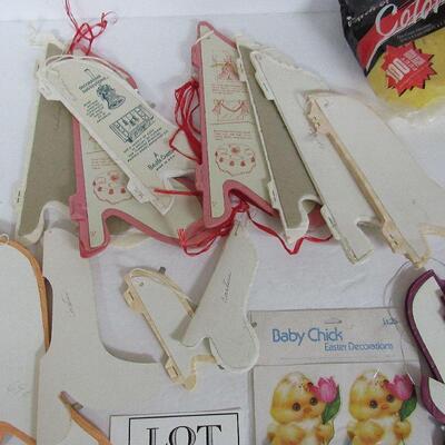 Older Tissue Decor