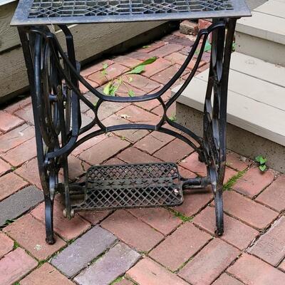 Iron Sewing Table Decor