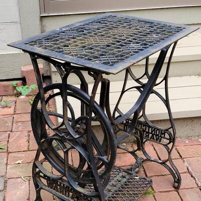 Iron Sewing Table Decor