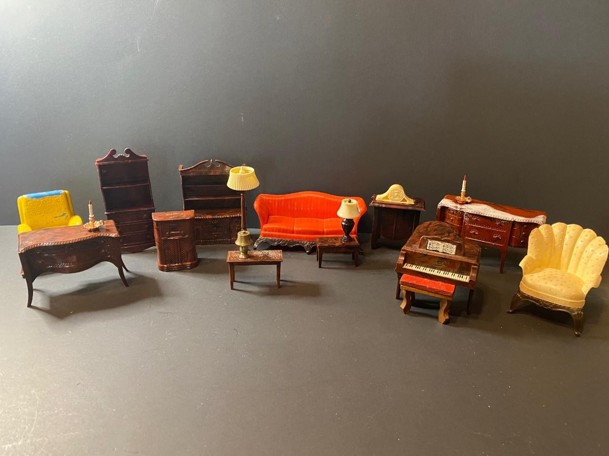 Lot 255 Large Collection of Vintage Dollhouse Furniture (Must See Pics