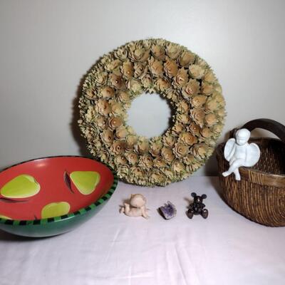 Decor and Figurines