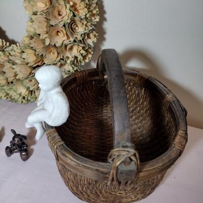 Decor and Figurines