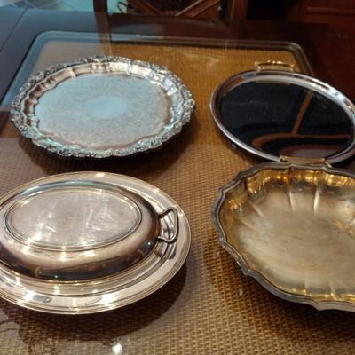 Silverplated Serving Platters & Dishes