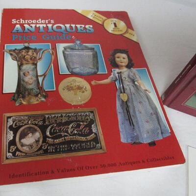 2 Collector Books: Schroeders Price Guide 1994, and Collectibles