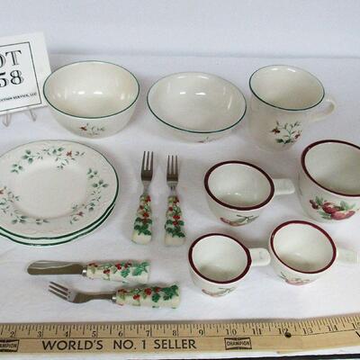 Pfaltzgraff Dishes: Winterberry and Delicious Pattern Measuring Cups