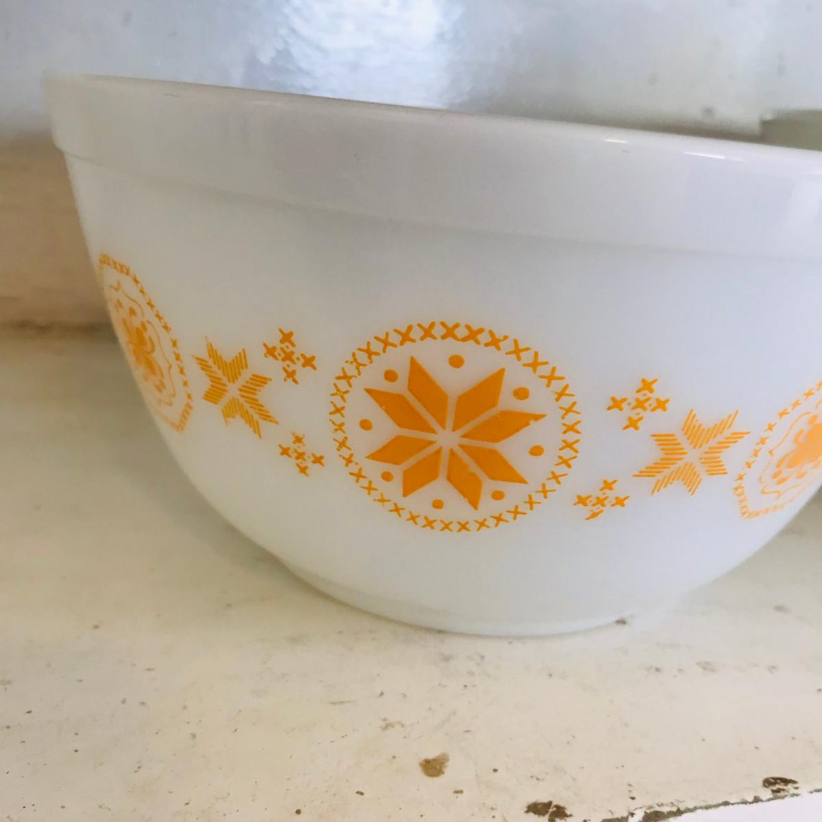 Pyrex Town Country Mixing Bowls Estatesales Org