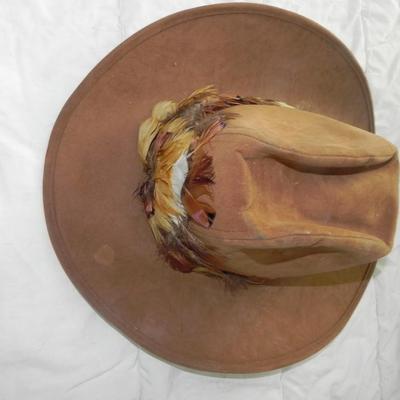MENS WESTERN JACKET AND FELT HAT
