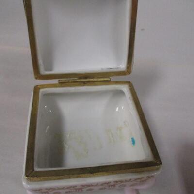 Trinket Boxes & Eggs - 1 Trinket Box Plays Music