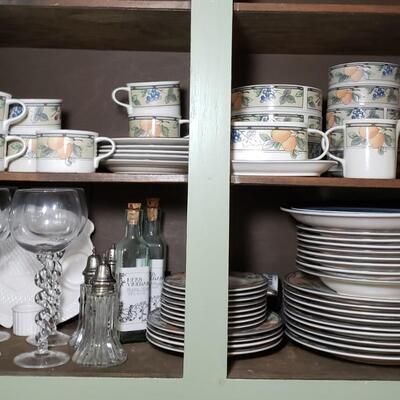 Mikasa Dish Set