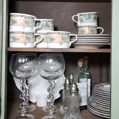 Mikasa Dish Set