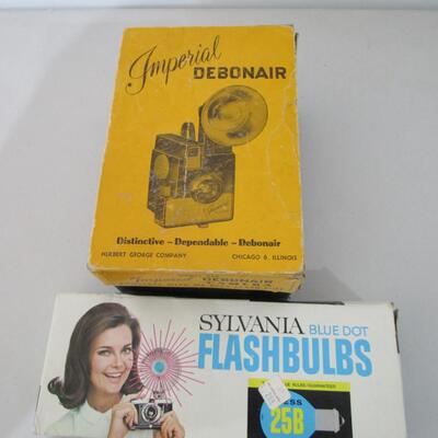 #3 Vintage Imperial Debonair Camera Model 810 with Supplies