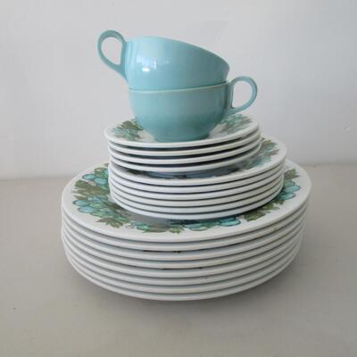 #17 Texas ware dishes