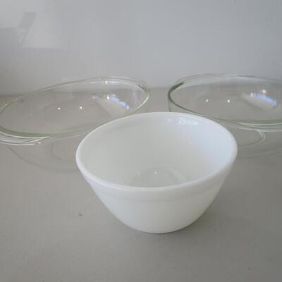 #20 Pyrex bowls