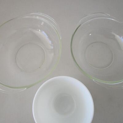 #20 Pyrex bowls