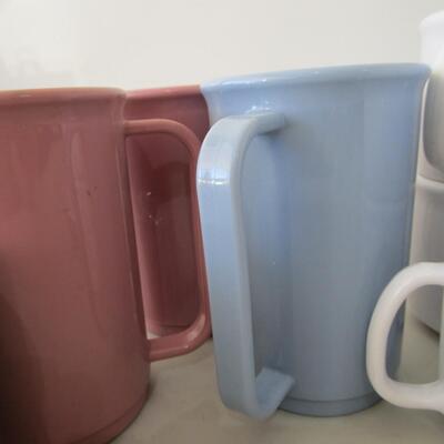 #25 Rubbermaid dishes and cups