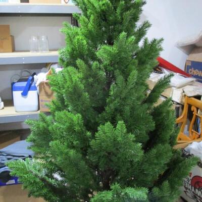 #41 Plastic Christmas tree 6 1/2 feet