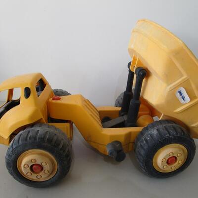 #46 Vintage Little Tikes dump truck