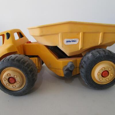 #46 Vintage Little Tikes dump truck