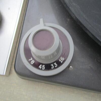 #51 Vintage Zenith stereo