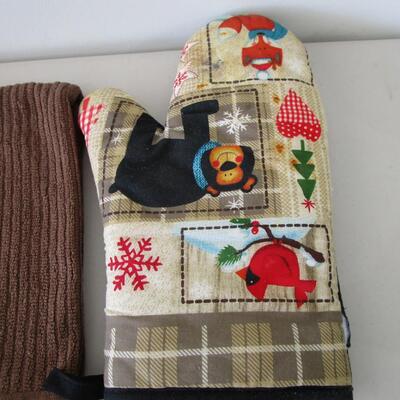 #74 Dish towels and oven mitt, canvas bags