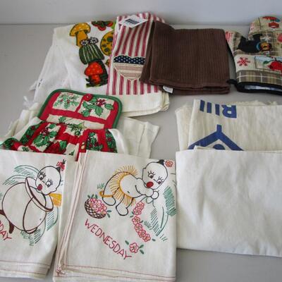 #74 Dish towels and oven mitt, canvas bags