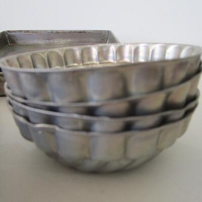 #75 Baking pans